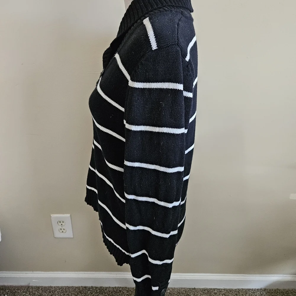 Croft & Barrow black and white stripped cowl neck sweater womens size large.